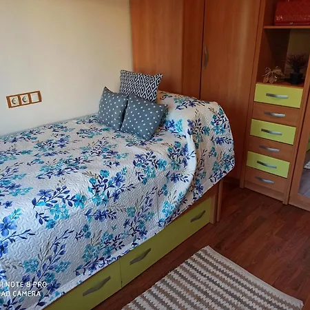 Apartamento Completo 2 Frente A La Playa De El Arbeyal * Gijón